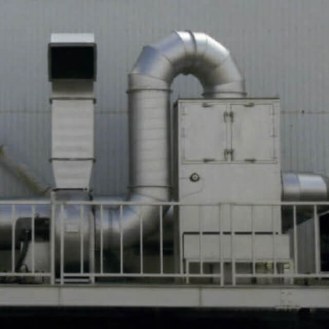 大型オイルミスト補集装置と熱排気装置